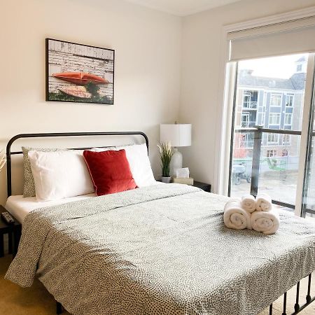 Elegant Rooms In Shared Townhouse Next To Beach Whitby Kültér fotó