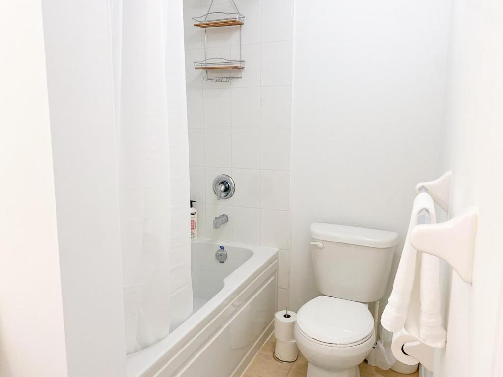 Elegant Rooms In Shared Townhouse Next To Beach Whitby Kültér fotó